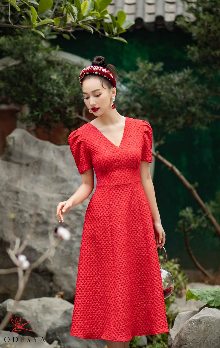 Váy xốp gấm tay bồng hở vai phong cách Hàn quốc xưởng may anh thư 99 mã 134  - Tìm Voucher