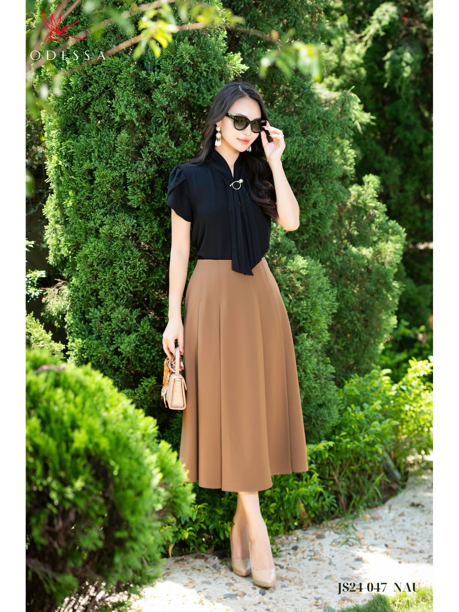 CHÂN VÁY TRƠN DÁNG CHỮ A XẾP LY JS24-047
