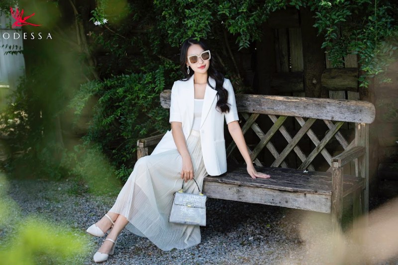  Áo blazer trắng ngắn tay