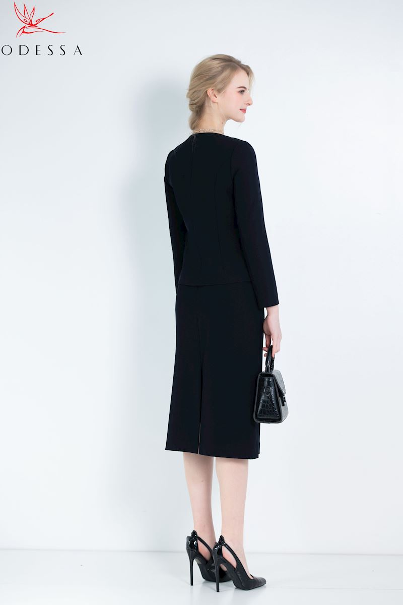 ÁO VEST CỔ TRÒN PHỐI CÚC THANH LỊCH VSB25-017